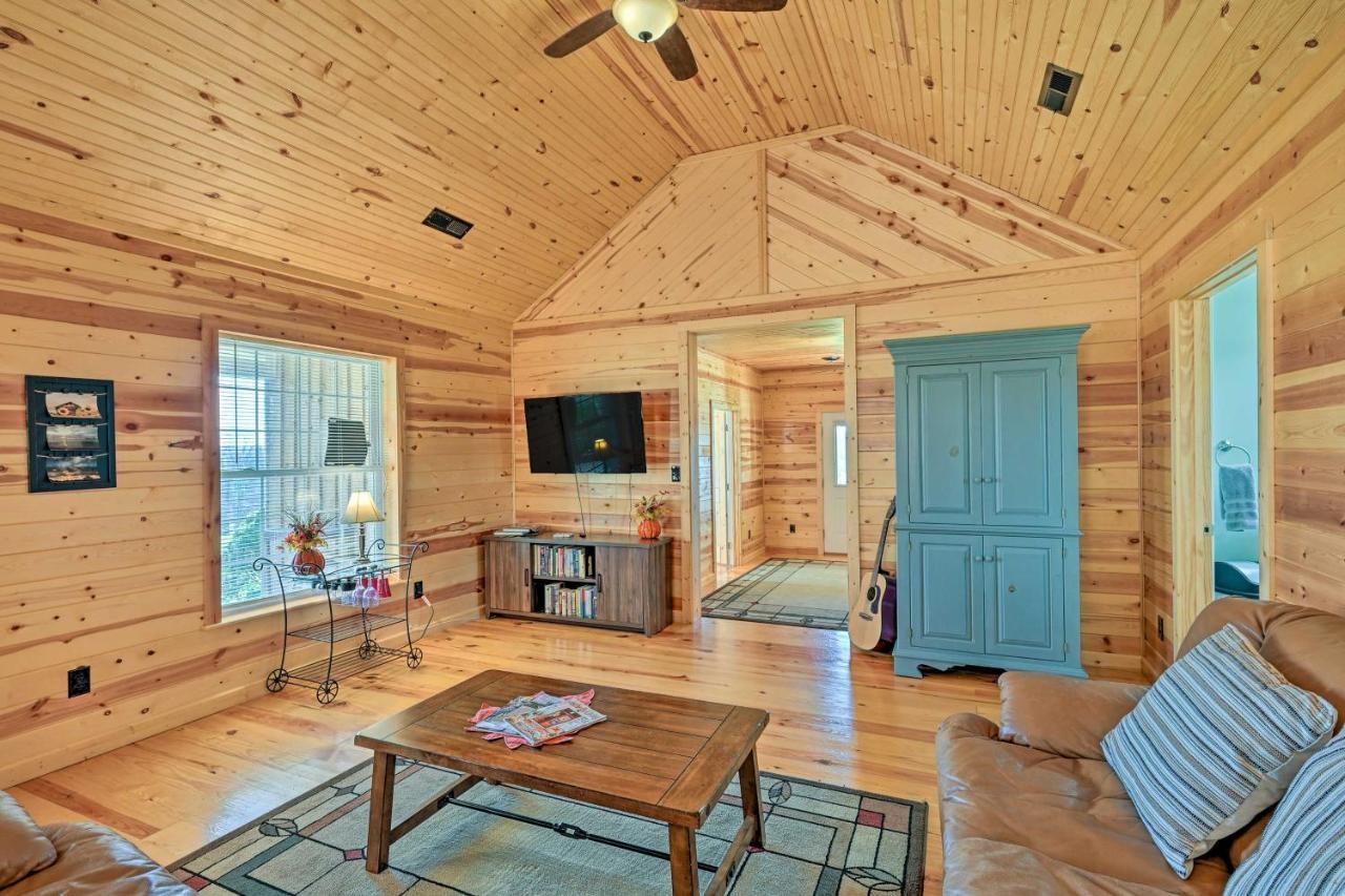 Breathtaking Elkin Getaway With Vineyard Views! Villa Buitenkant foto