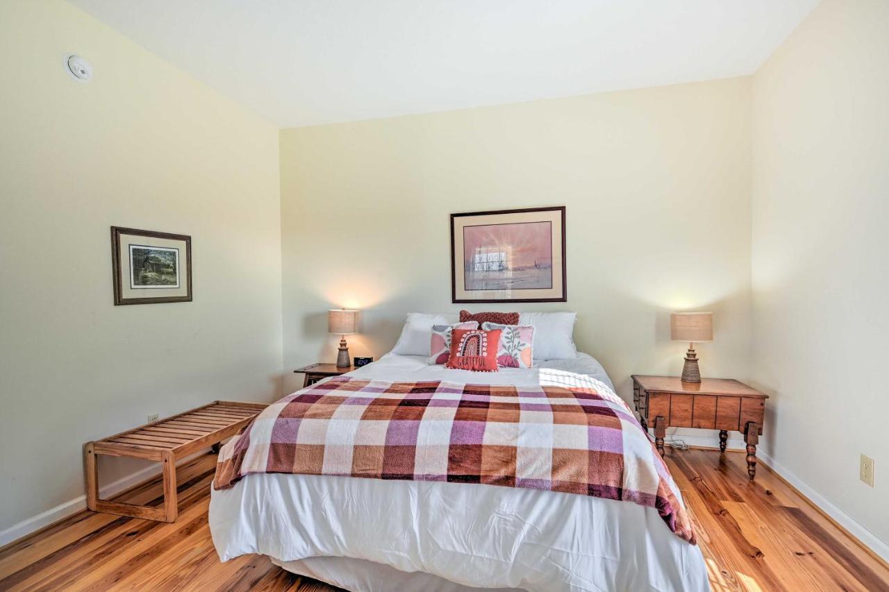 Breathtaking Elkin Getaway With Vineyard Views! Villa Buitenkant foto